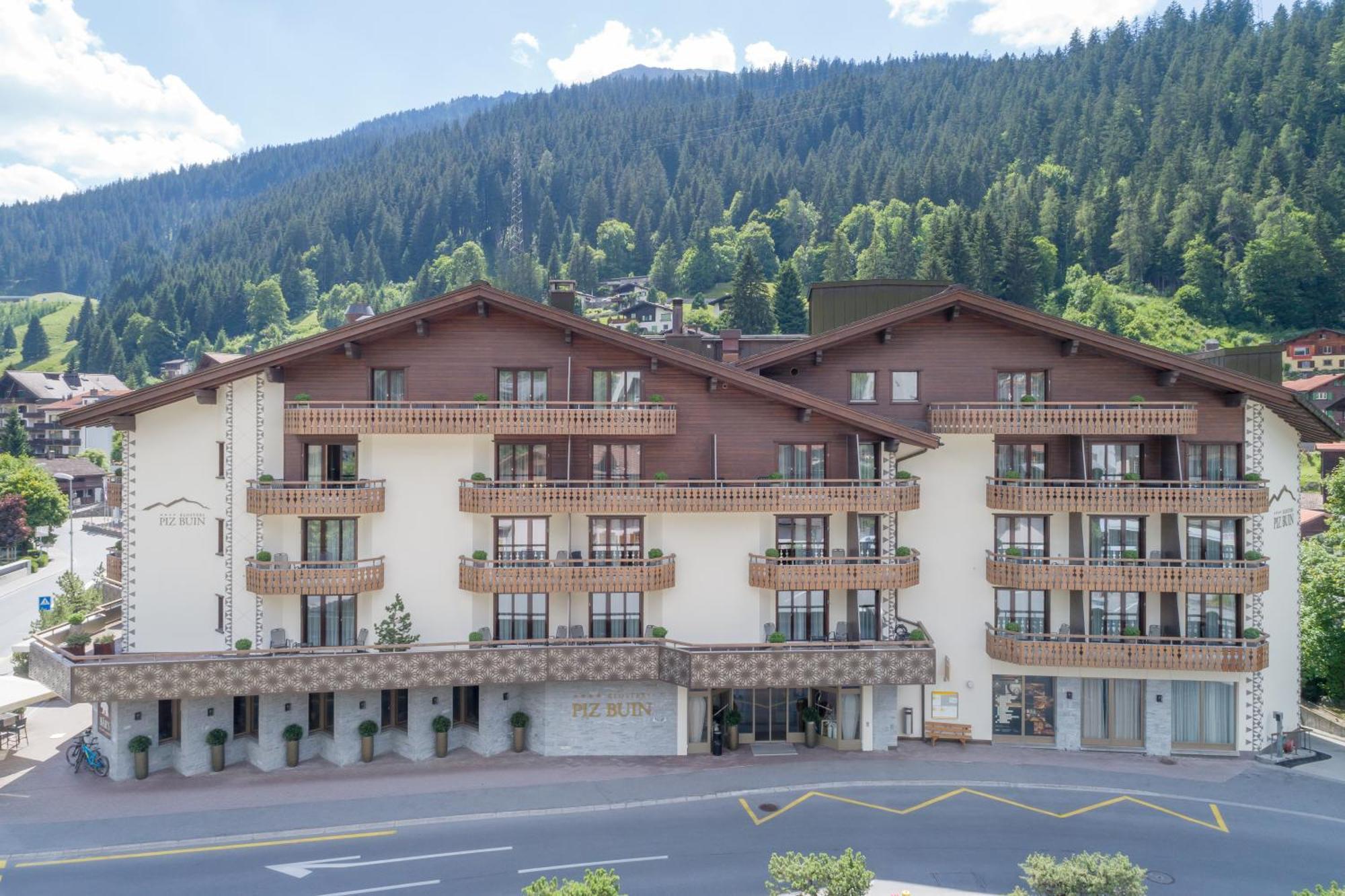 Piz Buin 4*